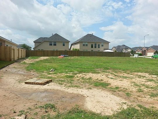 1st image of 24622 Lakecrest Creek Dr