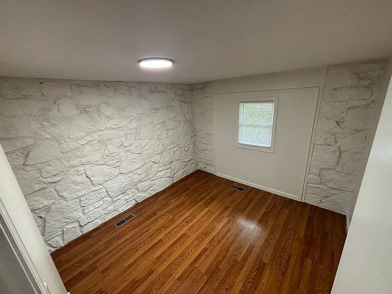 11204 College Ave — Photo 13