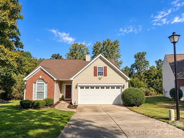 2444 Brathay Ct, Charlotte, NC 28269