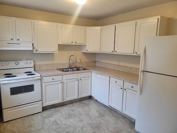 2nd image of 3712 Fountain Ave