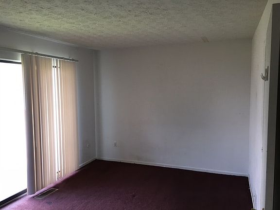 3rd image of 2053 Lynbridge Dr