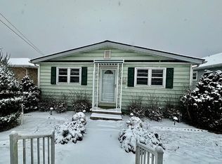 402 Miller Ave, Hinton, WV 25951