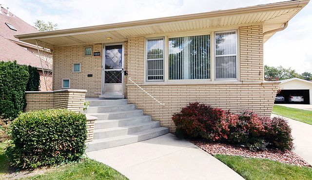 1st image of 10533 S Kostner Ave