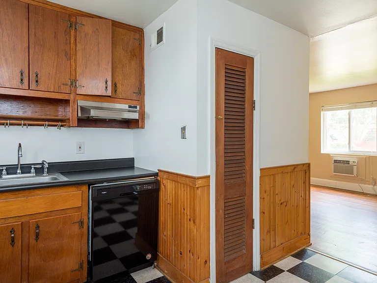 436 N Highland Ave NE #18 — Photo 5
