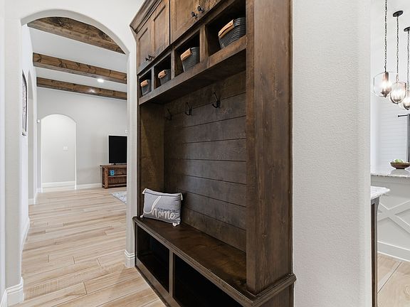 5th image of 664 Winkler Way