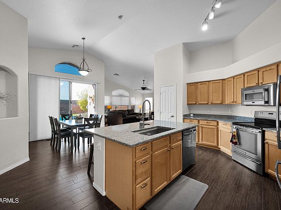 4th image of 4435 E REDWOOD Lane