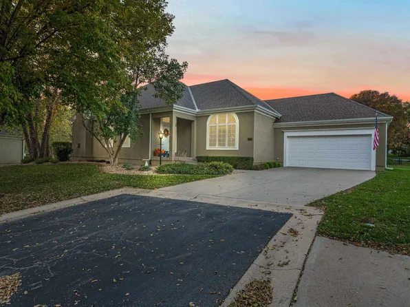 14426 Meadow Ct, Leawood, KS 66224