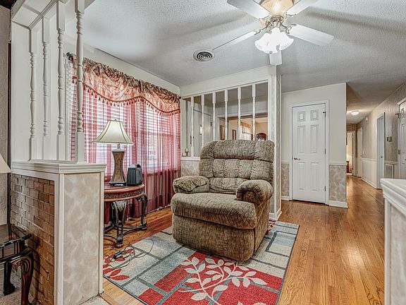 4th image of 3608 E King Henry Dr