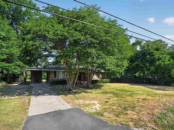 3rd image of 1015 Greenlawn Dr