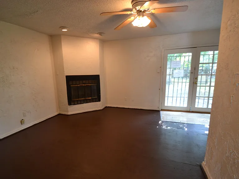 1126 S Peachtree Rd — Photo 4