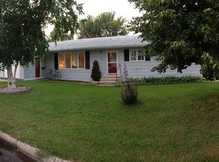 702 Cherokee Ct, Cooperstown, ND 58425