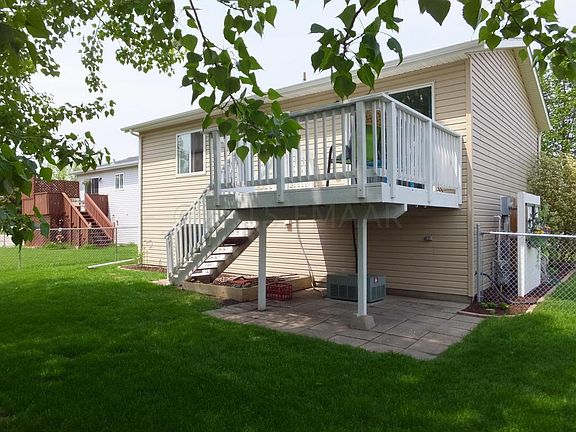 2nd image of 3535 Village Green Ln