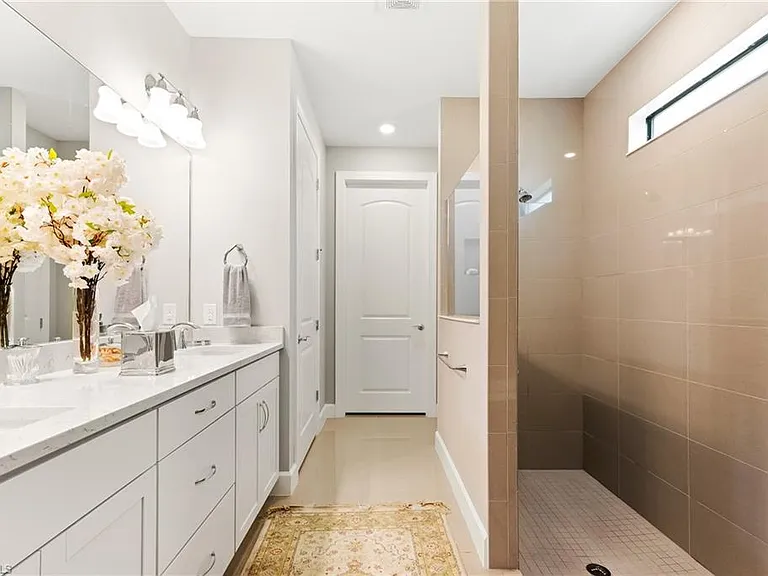 7763 Winding Cypress Dr — Photo 17