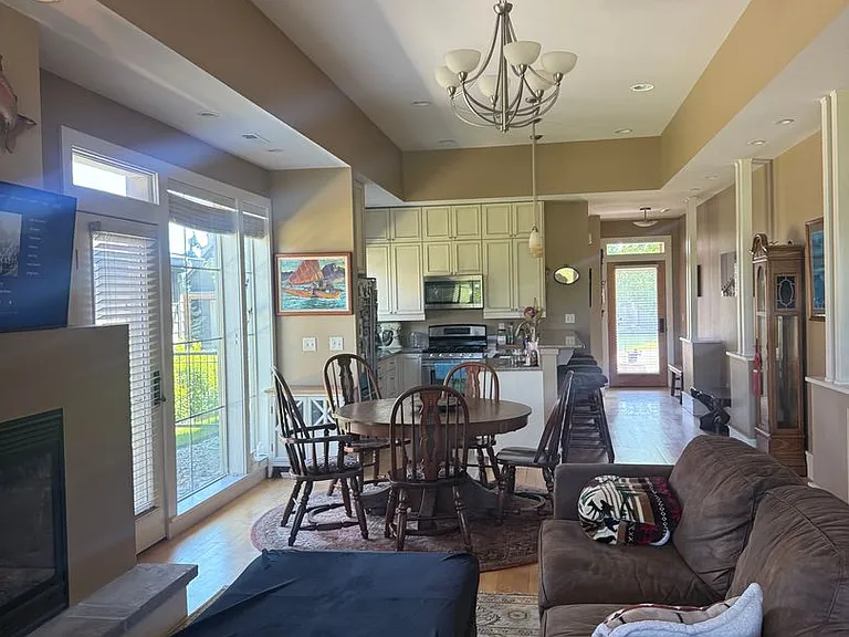 972 Knolls Dr — Photo 15