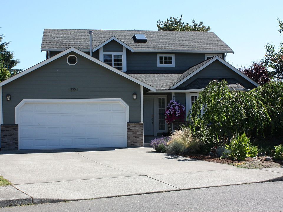 Great curb appeal.