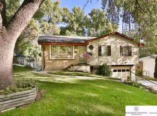 9218 Ruggles St, Omaha, NE 68134