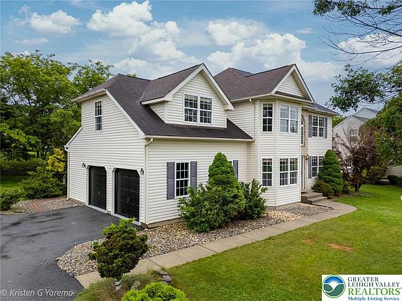 4th image of 804 Blue Spruce Ln