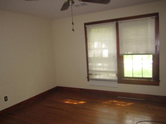 5th image of 814 Hull St
