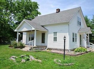 7106 Triple Lakes Rd, Columbia, IL 62236