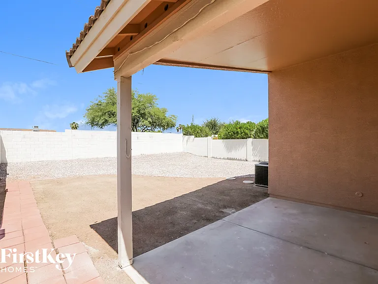 8630 W Shaw Butte Dr — Photo 14