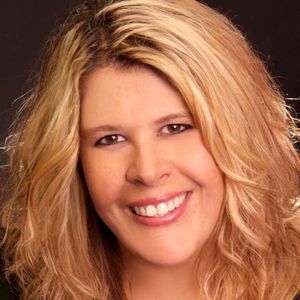 Lora Reynolds