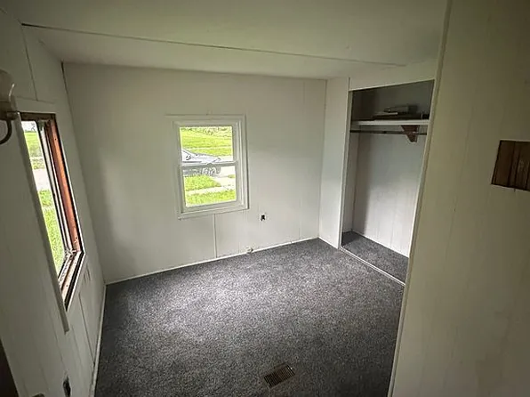 607 W Van Buren Ave, Fairfield, IA 52556