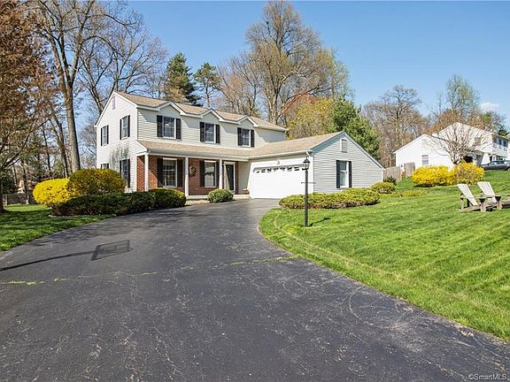 2nd image of 176 Lincoln Dr