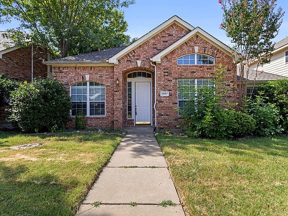 2nd image of 2027 Wimbledon Dr