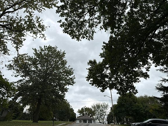 4th image of 705 S Crisp Ave