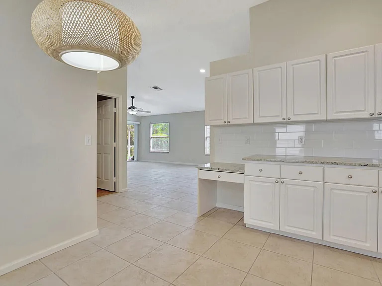 1022 Island Manor Dr — Photo 6