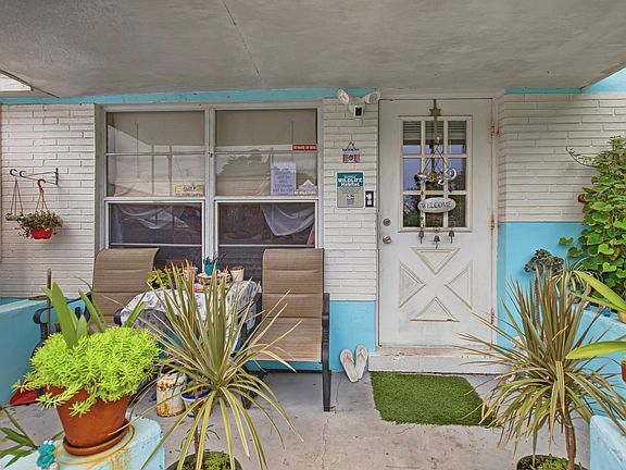 2nd image of 4269 SW 50TH Street