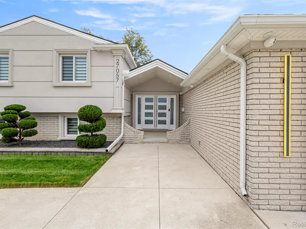 27057 Simone St, Dearborn Heights, MI 48127