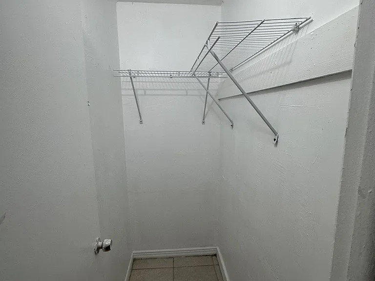 2070 Braman Ave #11 — Photo 9