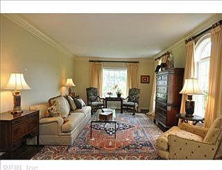 4th image of 1241 Crystal Lake Cir