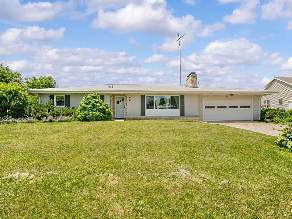 1st image of 8956 Maplewood Dr