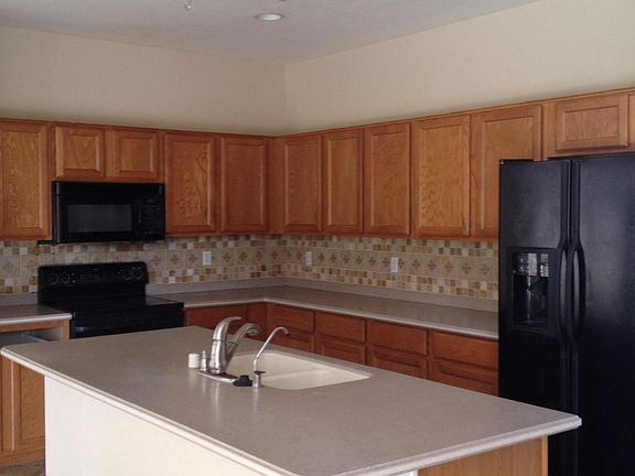 5th image of 769 W Carob Way