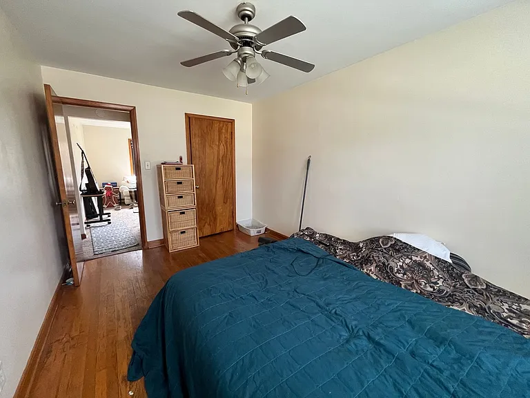 7254 W Center St — Photo 14