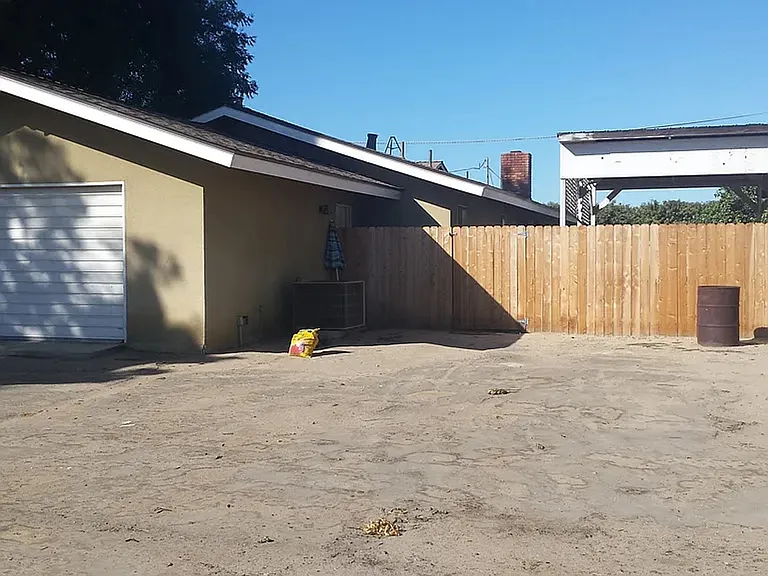 11586 S Smith Ave — Photo 17