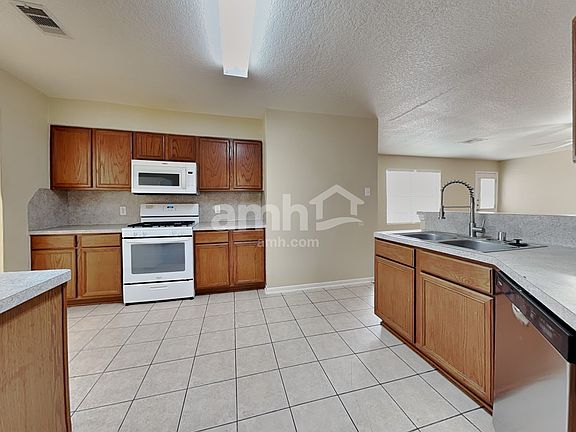 3rd image of 5602 Darby Square Trl
