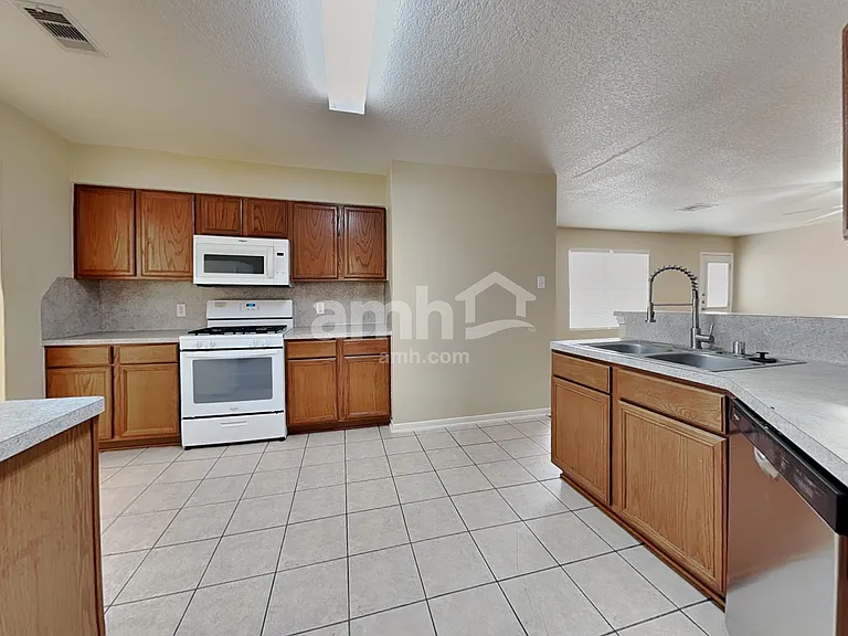5602 Darby Square Trl — Photo 3