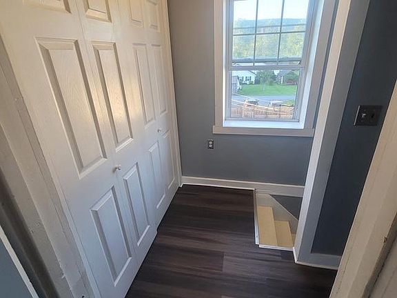 4th image of 535 Main St