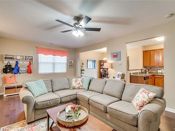 5th image of 8907 Hollycroft Ct