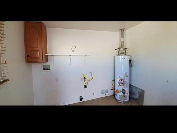 3rd image of 950 W Calle De Casas Lindas