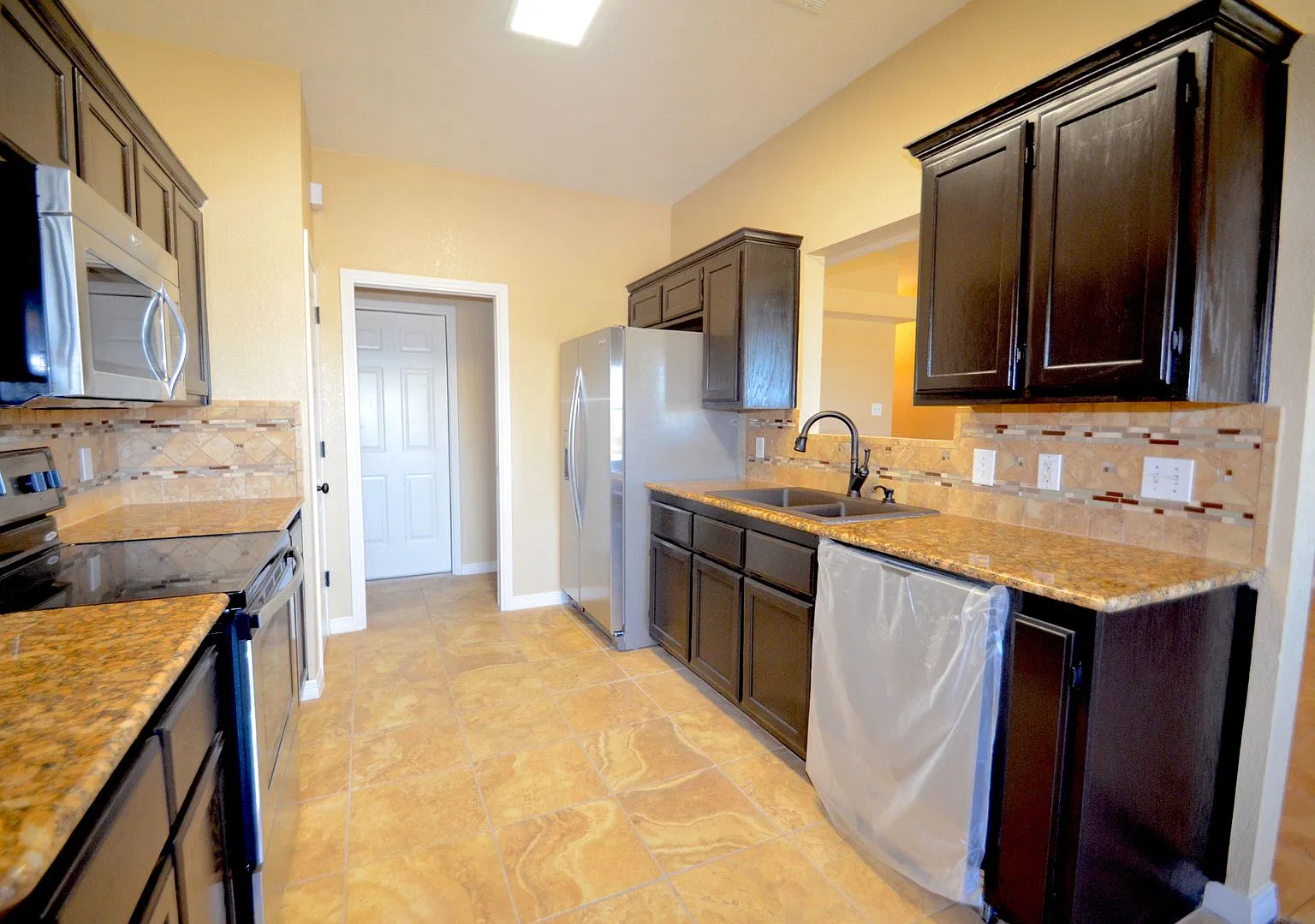 Beautiful Home In The Heart of Killeen — Photo 4