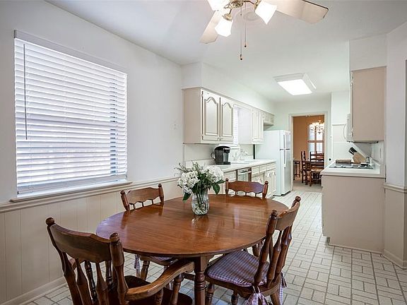 4th image of 7736 La Cosa Dr