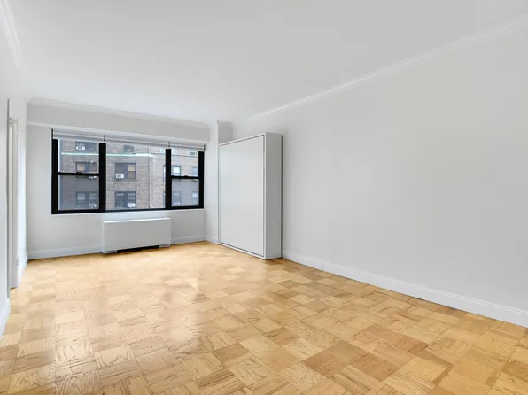 305 East 40th Street image 9 of 25