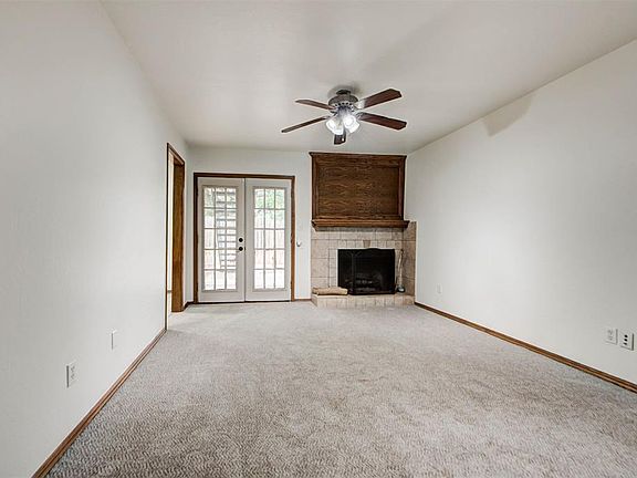 4th image of 1817 E Lindsey St APT 1