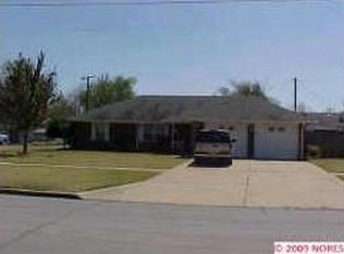 404 SE 1st St, Pryor, OK 74361
