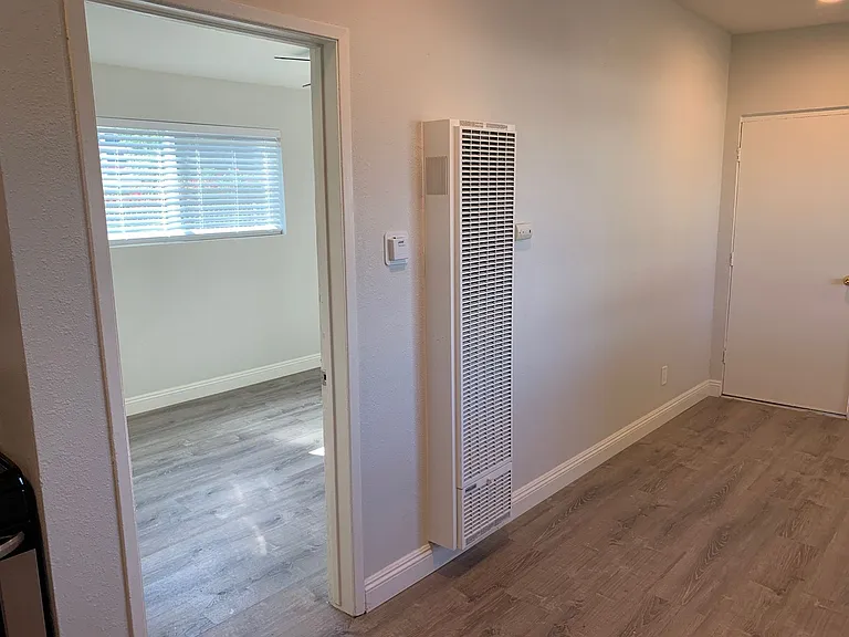 7800 Athens Circle — Photo 4