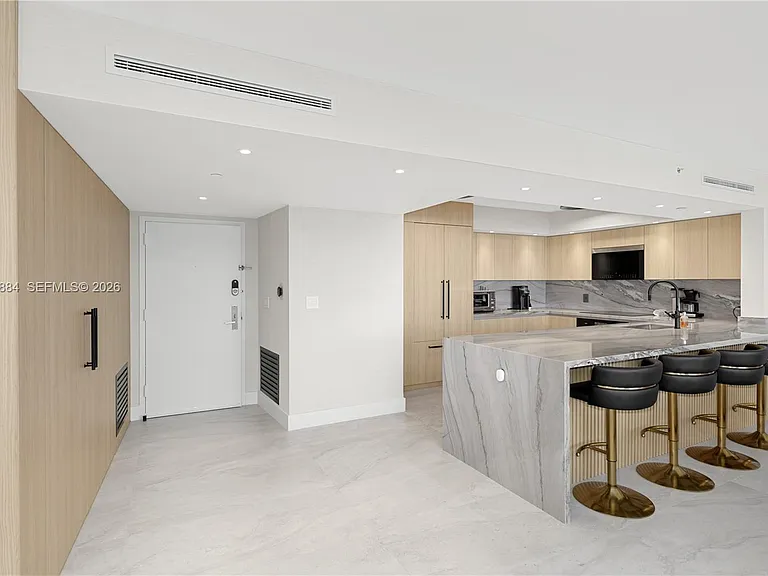 1800 Sunset Harbour Dr #1102/4 — Photo 13